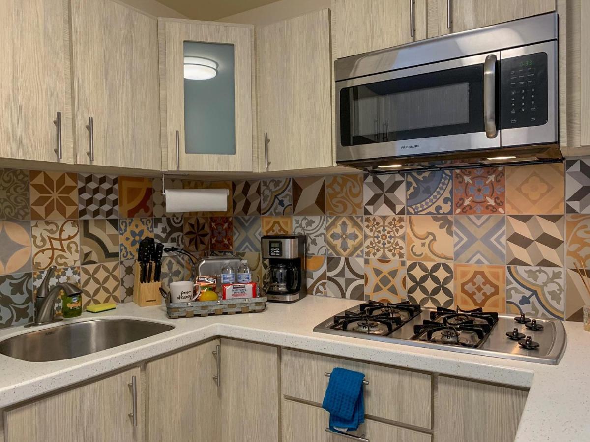 Apartamento Compact Haven With Private Entrance And Free Parking And Laundry Ponce Exterior foto
